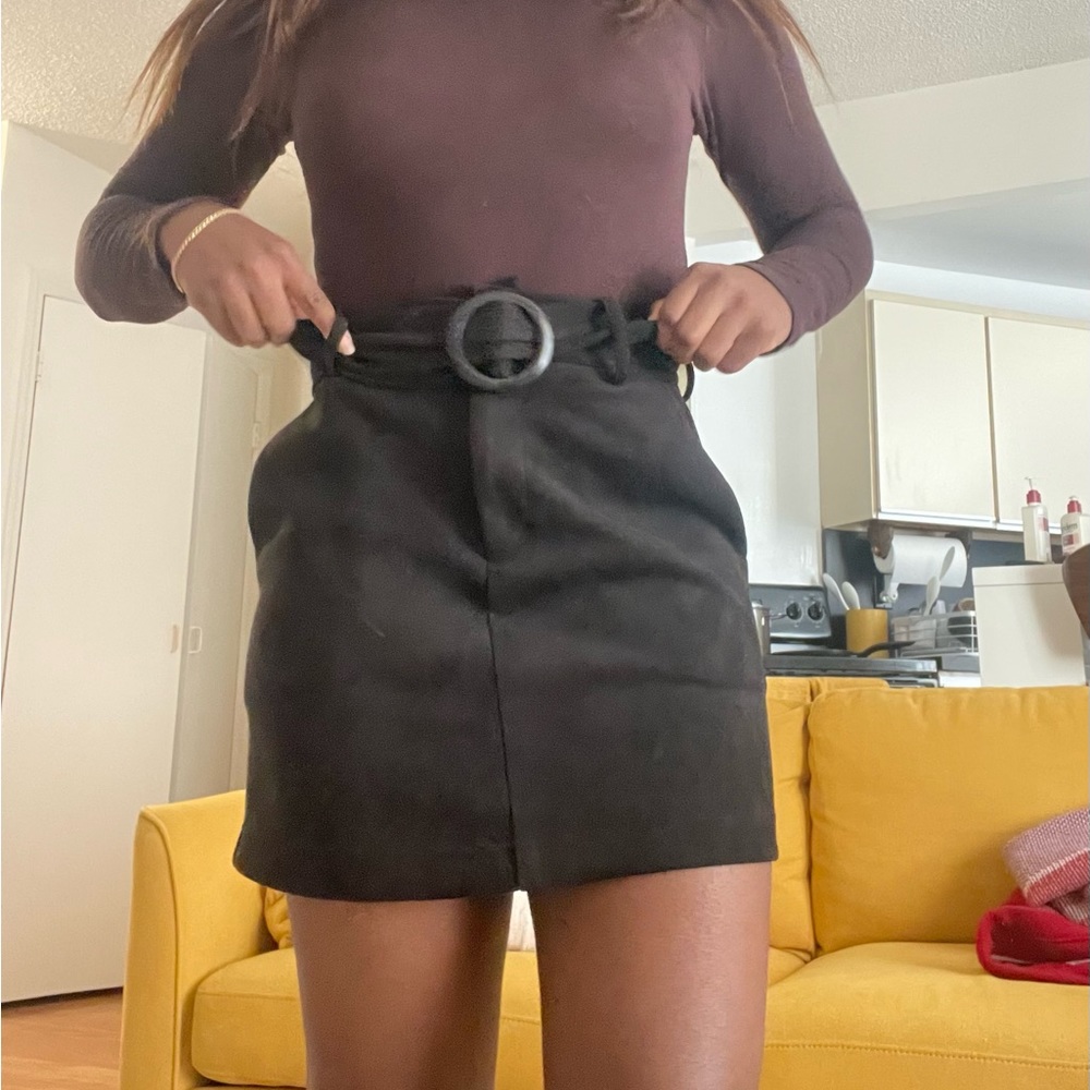 Forever 21 black mini skirt